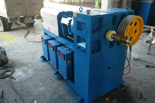 Rubber extruder s